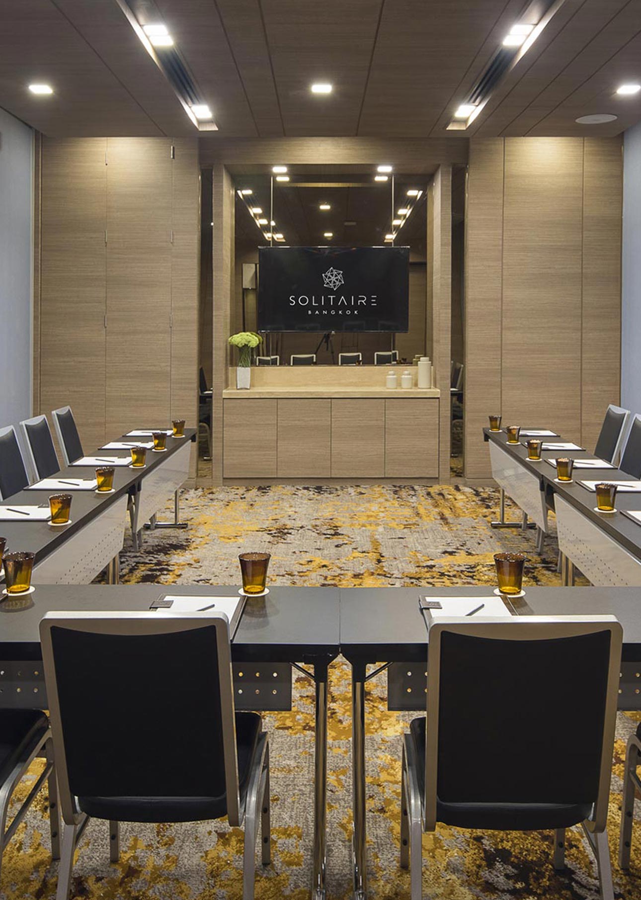 MEETINGS<br>& EVENTS