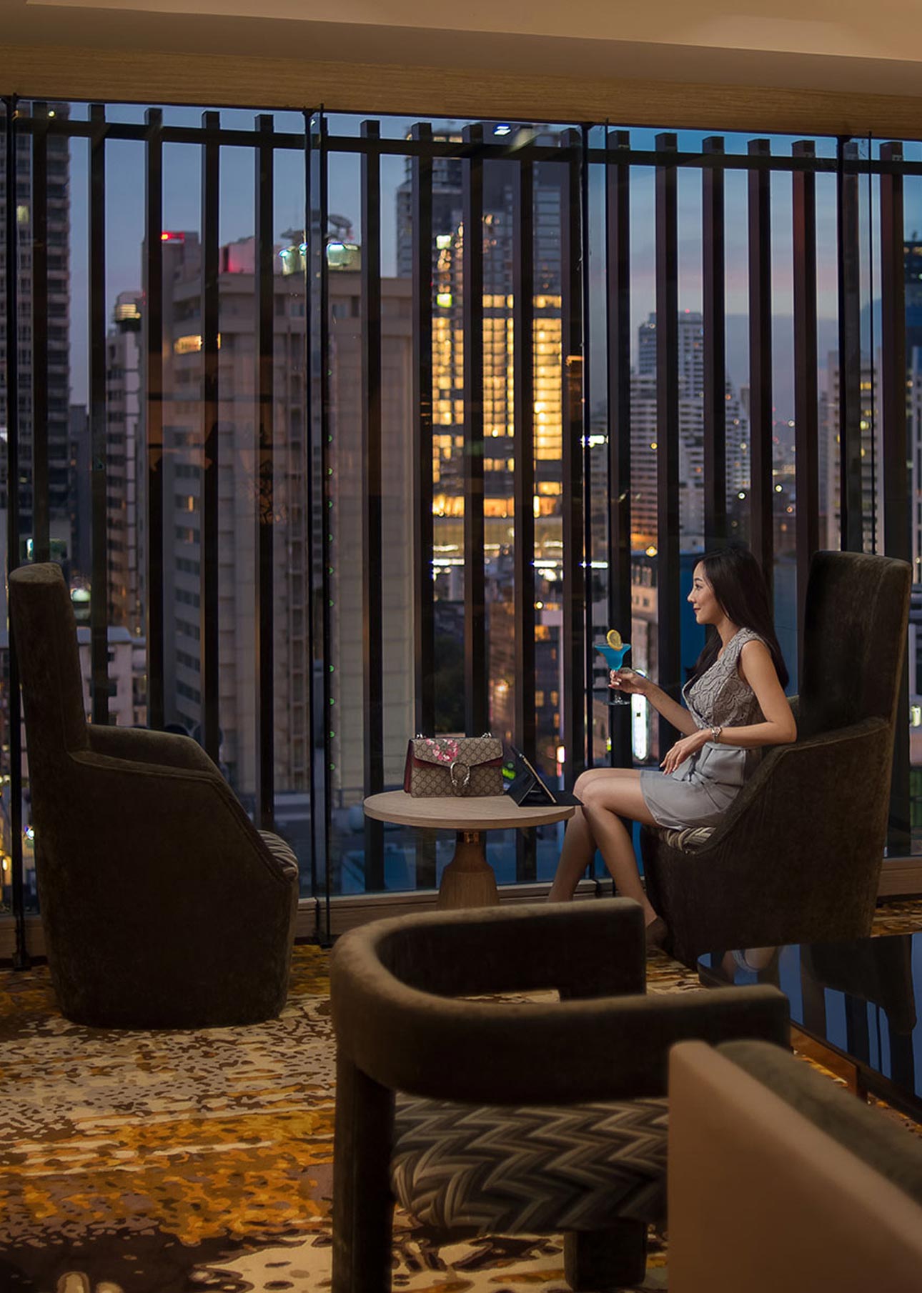 CLUB SKY<br>LOUNGE